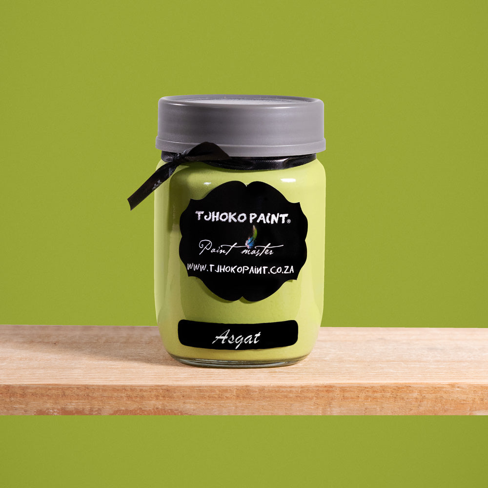 Asgat is a lively chartreuse green, reminiscent of sun-drenched landscapes.