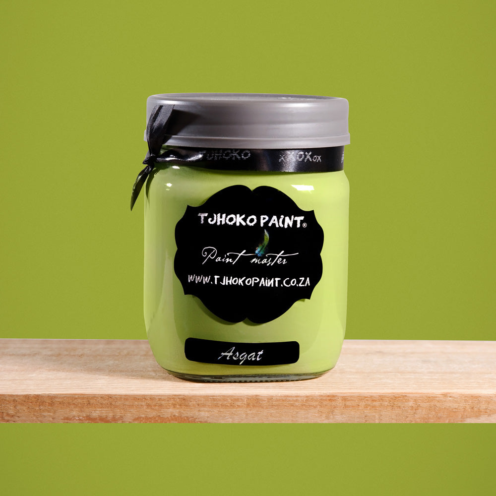 Asgat is a lively chartreuse green, reminiscent of sun-drenched landscapes.