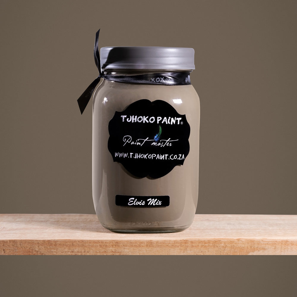 Elvis Mix is a rich, earthy shade of brown reminiscent of dark espresso.