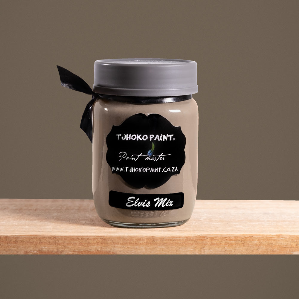 Elvis Mix is a rich, earthy shade of brown reminiscent of dark espresso.