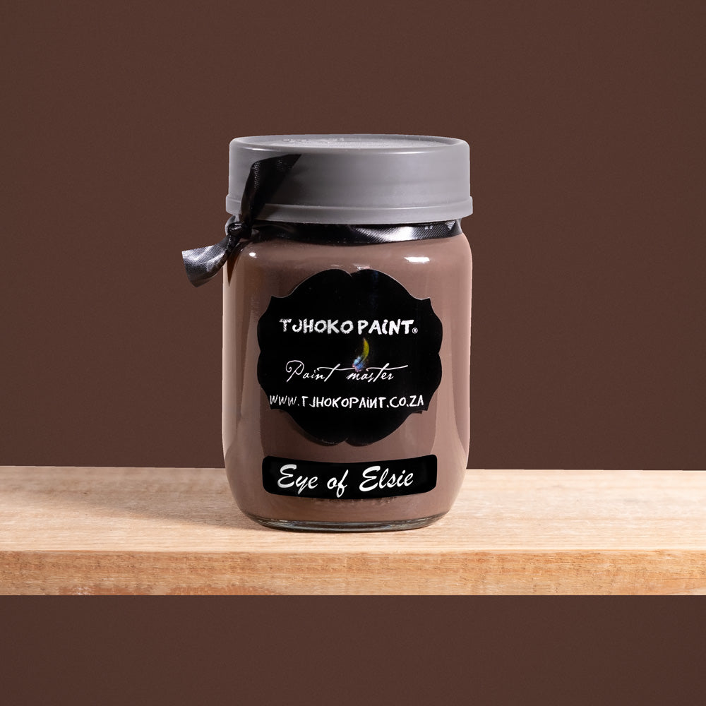 Eye of Elsie is a deep, mysterious shade of brown reminiscent of rich brown.