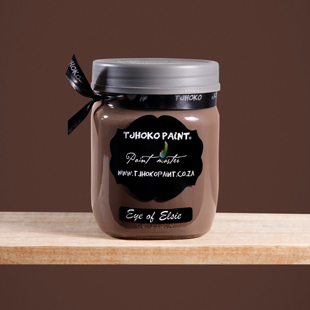 Eye of Elsie is a deep, mysterious shade of brown reminiscent of rich brown.