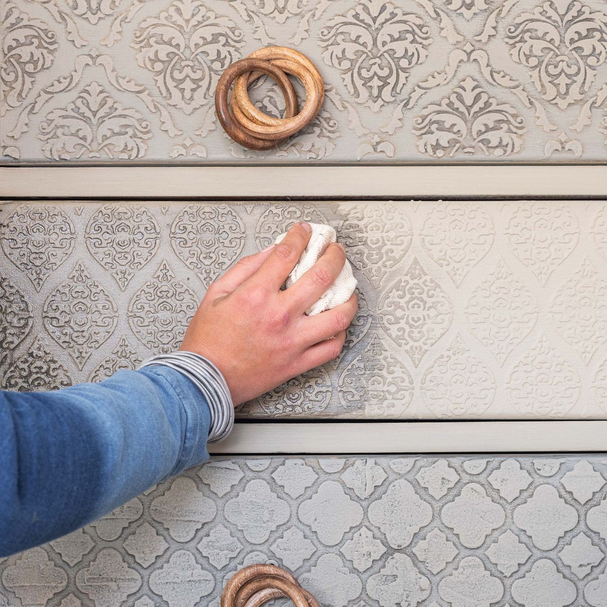 Ishmael's Eish is a soft, muted shade of beige with hints of warmth.