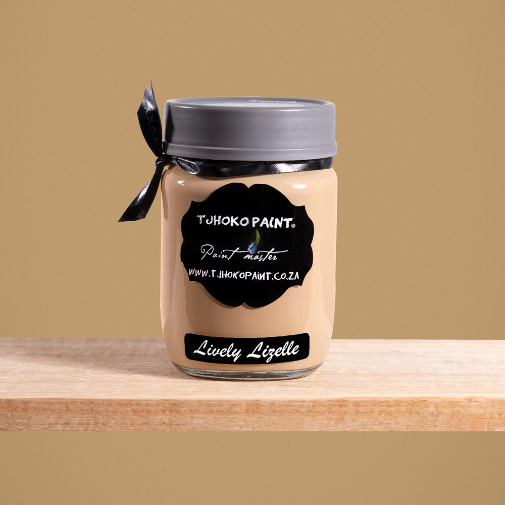 Lively Lizelle is a warm, inviting shade of caramel reminiscent of golden autumn leaves.