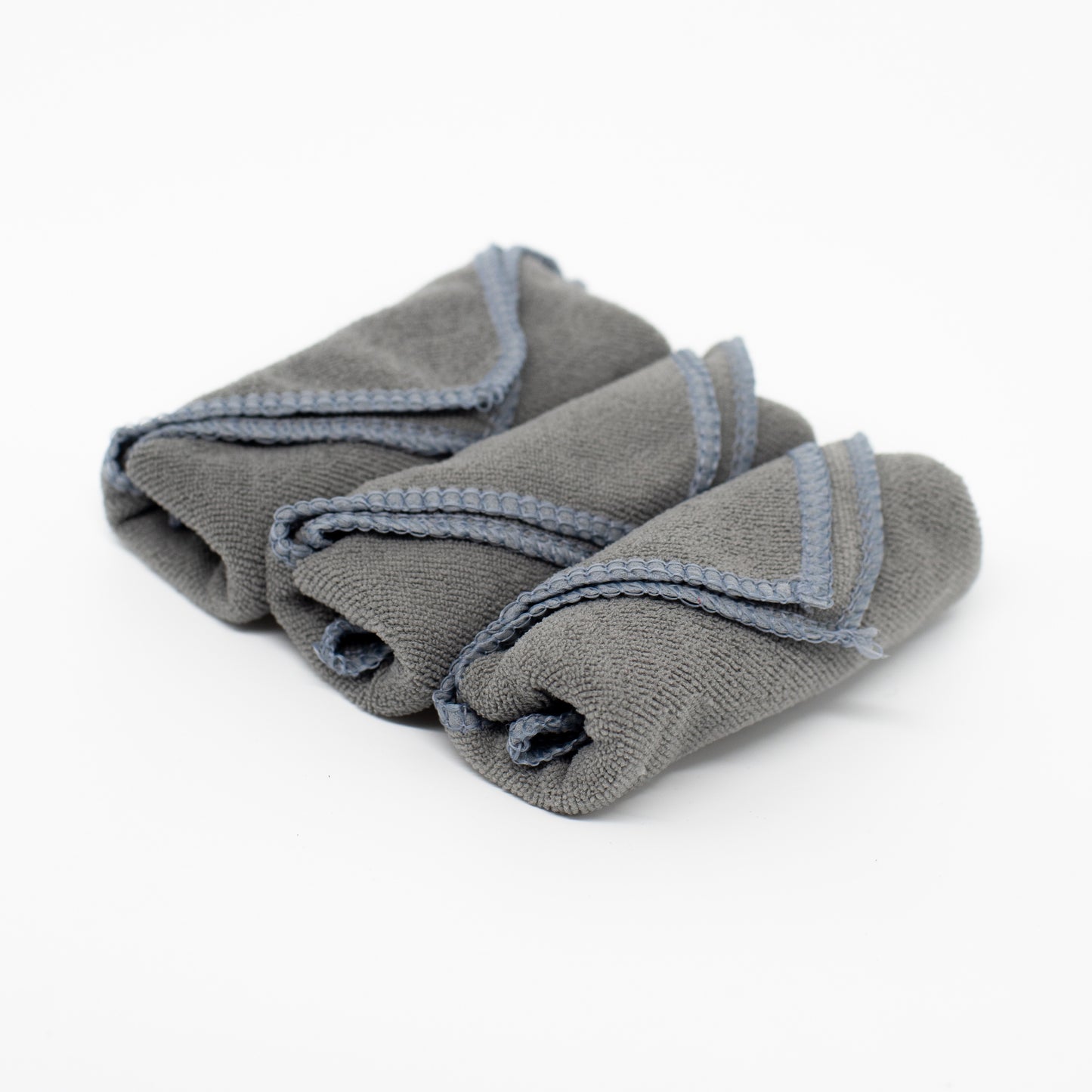 This Tjhoko Microfibre Cloths are ideal for applying glazes, distressing, and cleaning painted surfaces. Super soft, lint-free, and reusable.