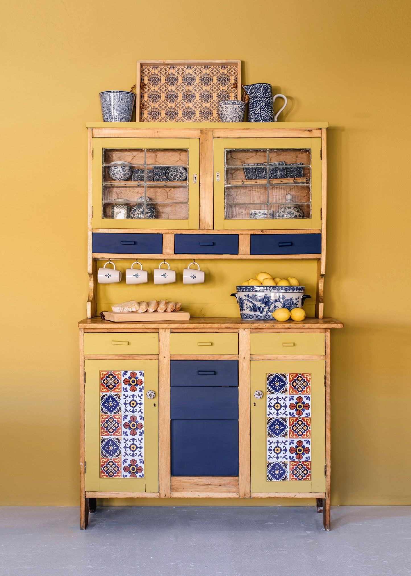 Simon Says is a rich, golden shade of lively mustard yellow-green landscape, reminiscent of a semi-ripe wheat field.