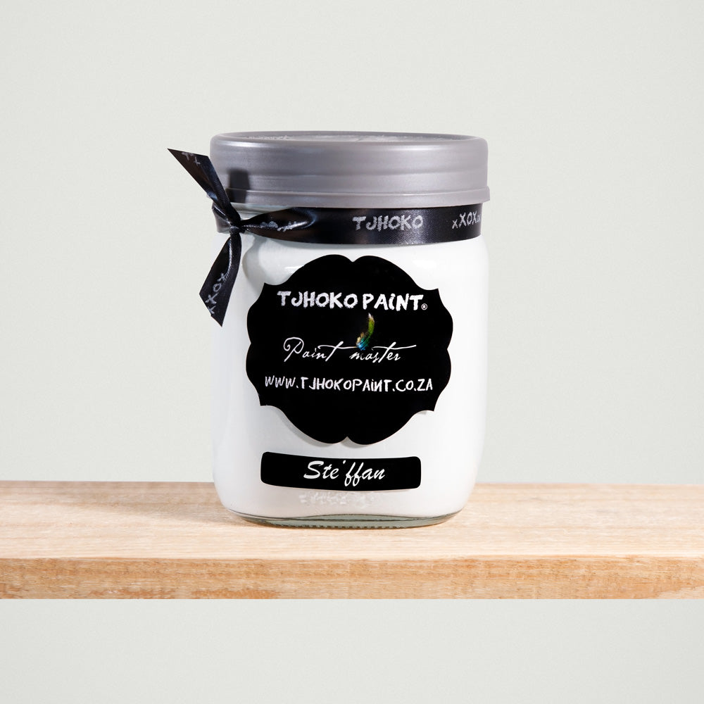 Steffan is a serene shade of off-white, reminiscent of freshly fallen snow.