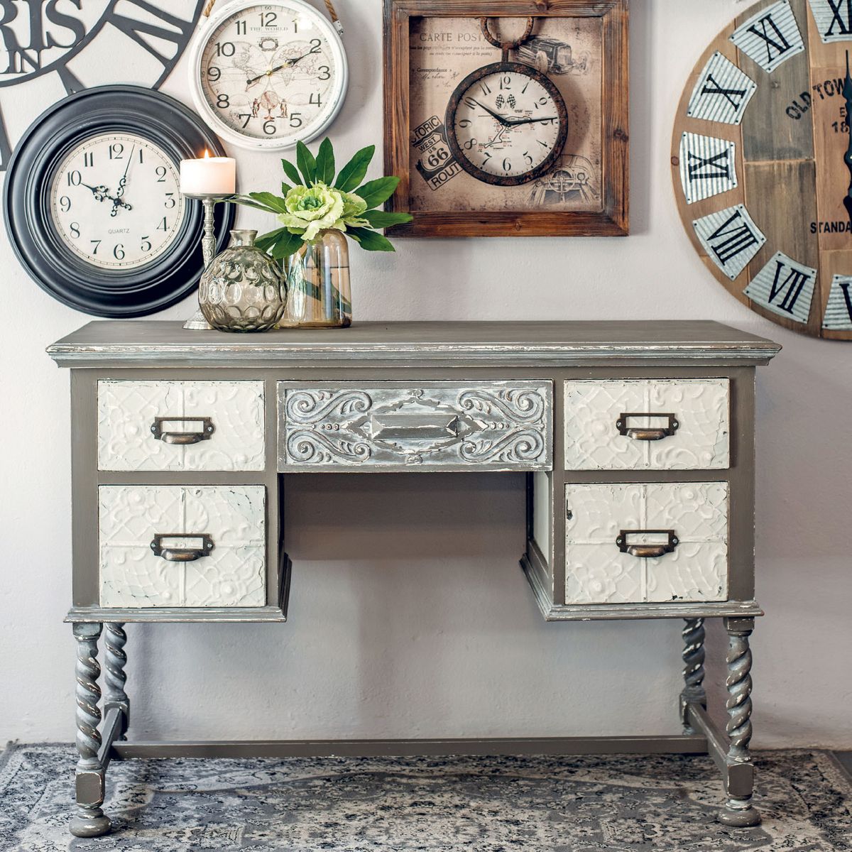 Elvis Mix is a rich, earthy shade of brown reminiscent of dark espresso.