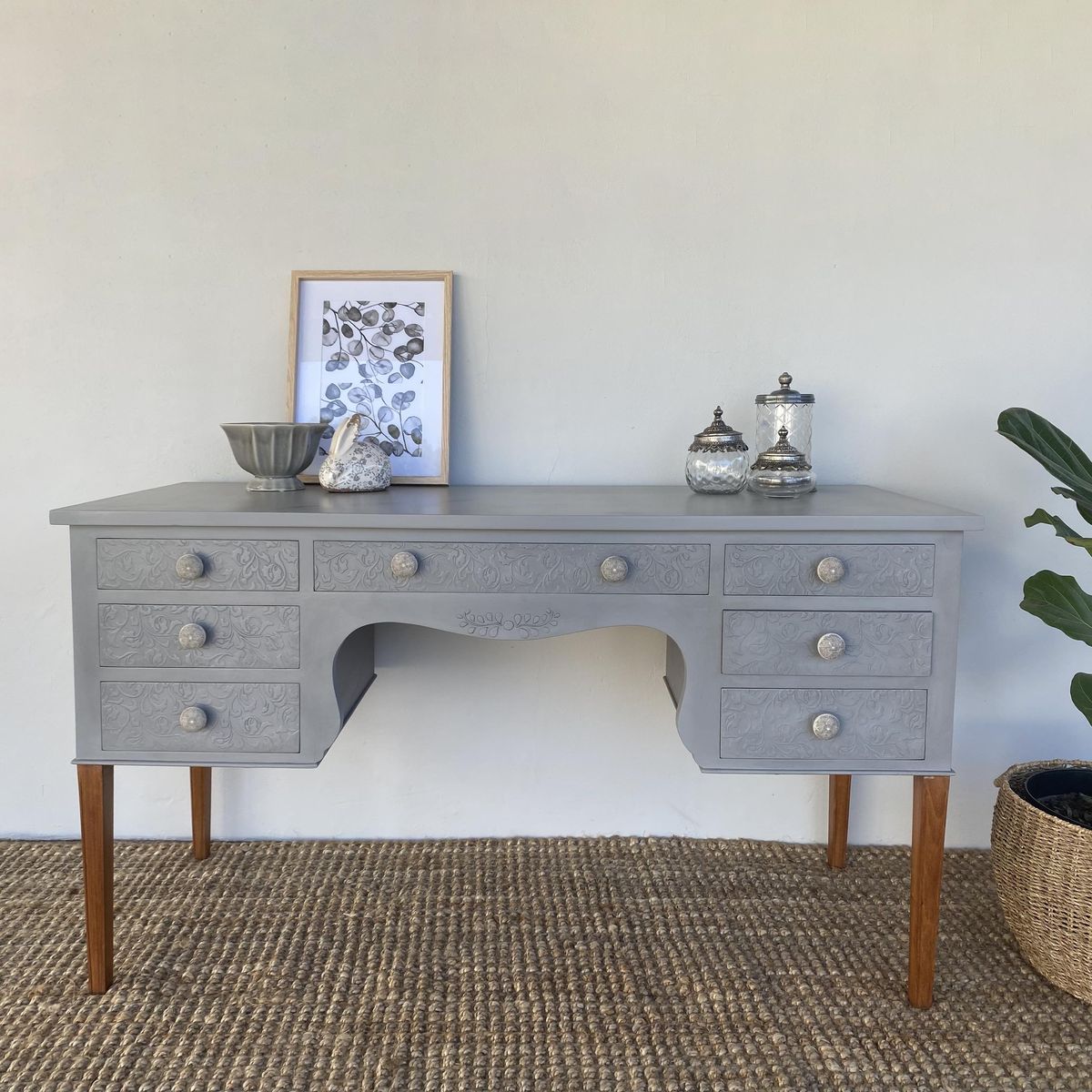 Stone Wash captures the timeless elegance of weathered stone.