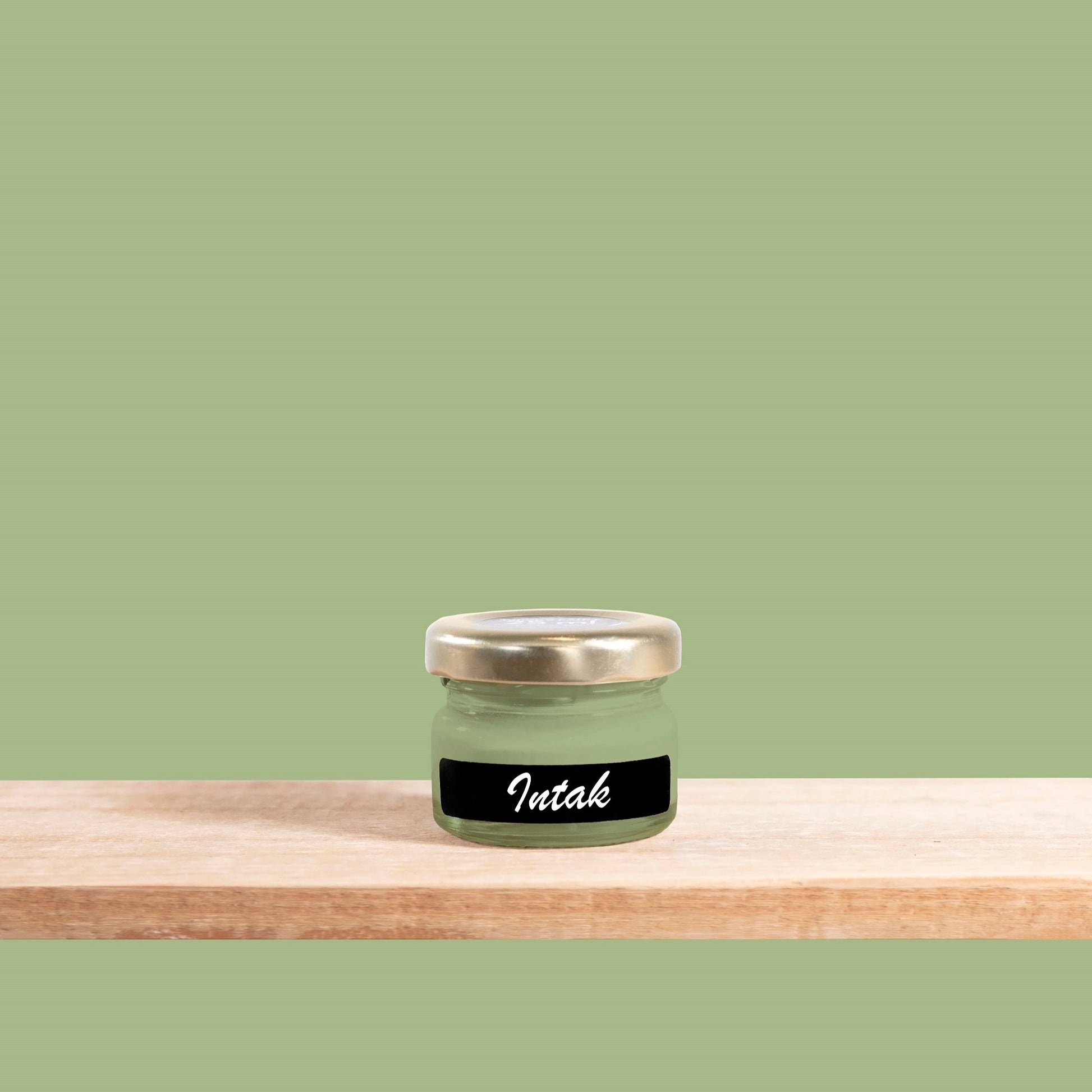 A soft, calming green that draws its inspiration from nature’s quiet beauty